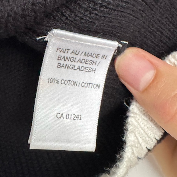 Contrasting edging buttoned Vest Black and White Sleeveless Button-Up - Picture 5 of 5